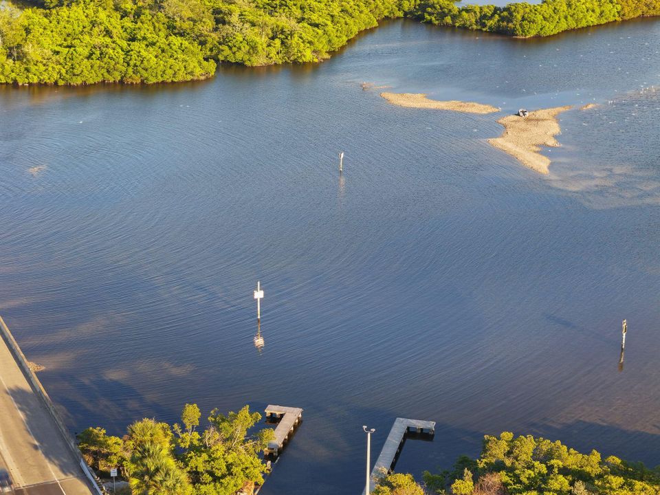 For Sale: $750,000 (5 beds, 3 baths, 2692 Square Feet)