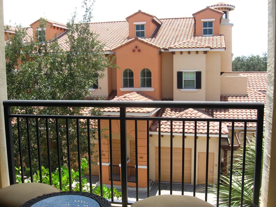 В аренду: $1,900 (1 спален, 1 ванн, 817 Квадратных фут)