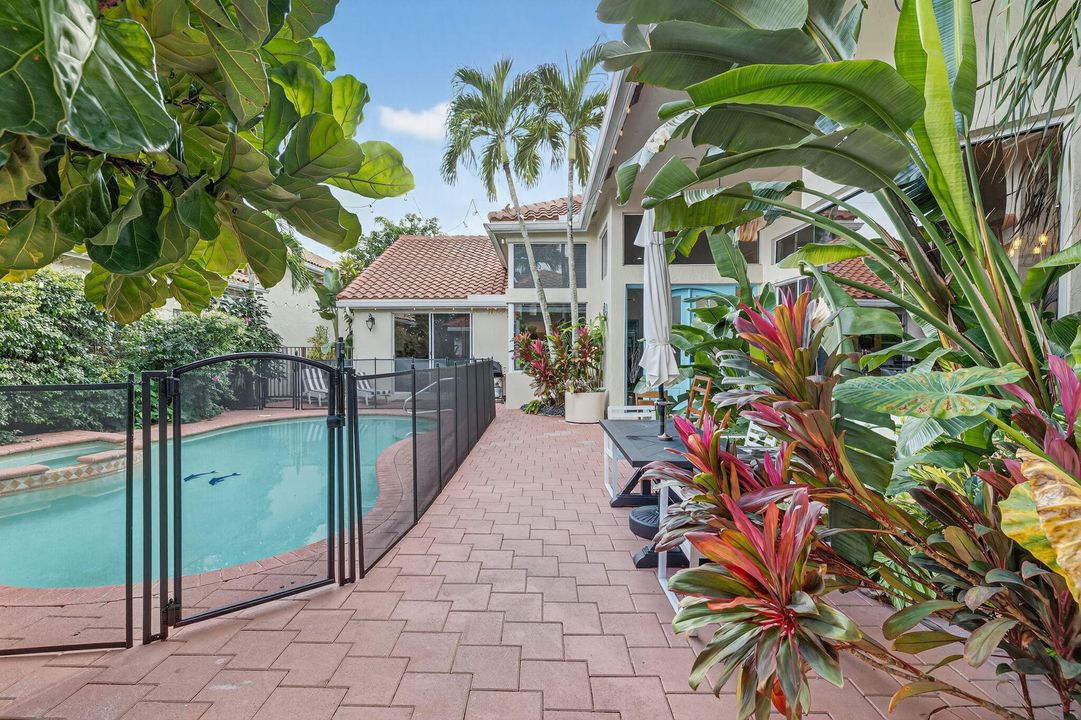 En Venta: $1,150,000 (4 camas, 3 baños, 2956 Pies cuadrados)