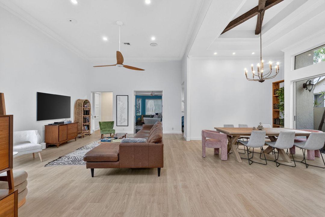 En Venta: $1,150,000 (4 camas, 3 baños, 2956 Pies cuadrados)