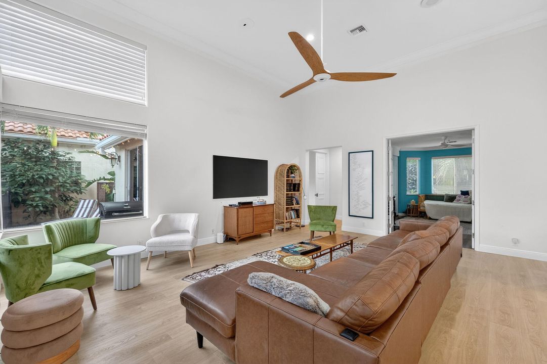 En Venta: $1,150,000 (4 camas, 3 baños, 2956 Pies cuadrados)