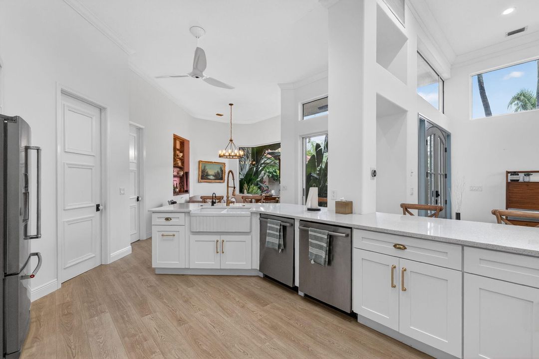 En Venta: $1,150,000 (4 camas, 3 baños, 2956 Pies cuadrados)