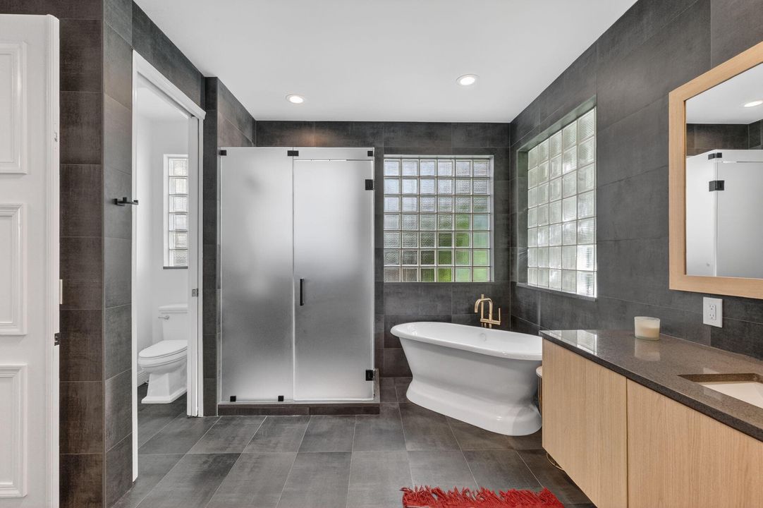 En Venta: $1,150,000 (4 camas, 3 baños, 2956 Pies cuadrados)