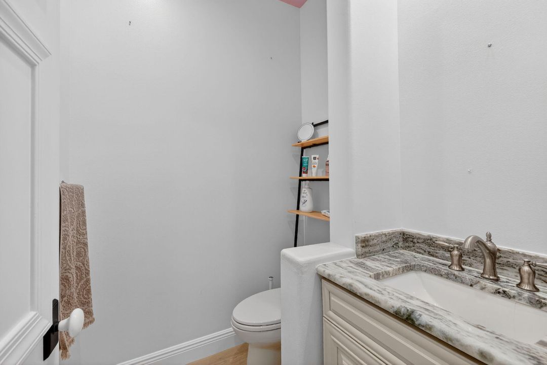 En Venta: $1,150,000 (4 camas, 3 baños, 2956 Pies cuadrados)