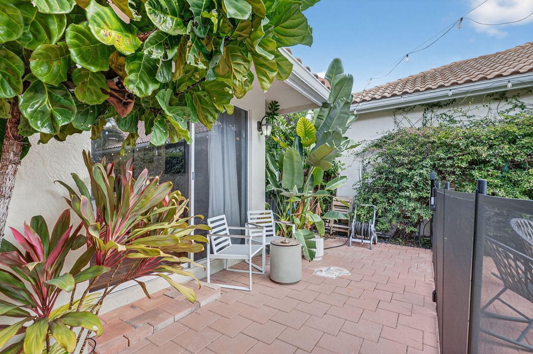 En Venta: $1,150,000 (4 camas, 3 baños, 2956 Pies cuadrados)