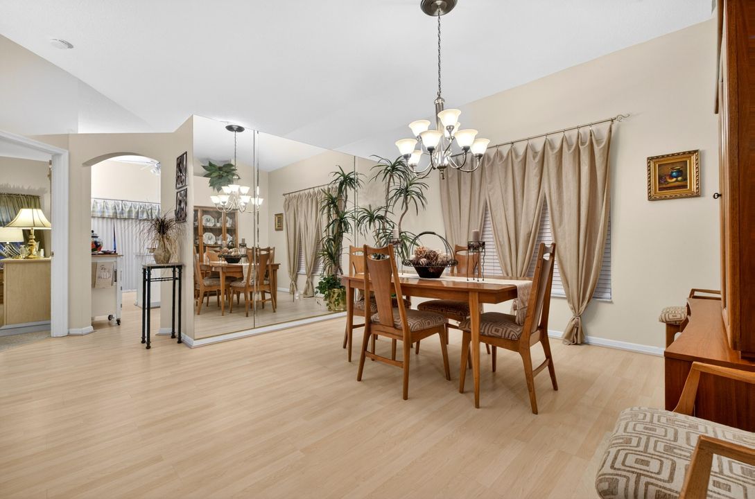 待售: $250,000 (2 贝兹, 2 浴室, 1464 平方英尺)