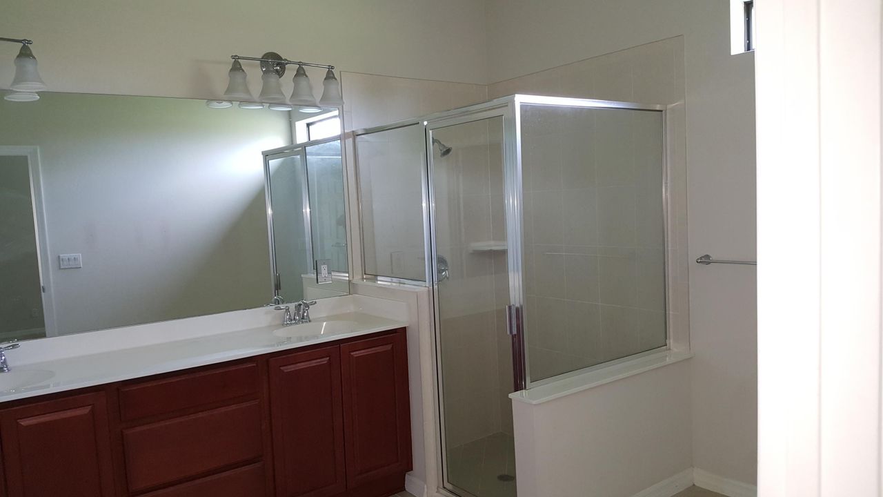 En Venta: $719,000 (3 camas, 2 baños, 1690 Pies cuadrados)