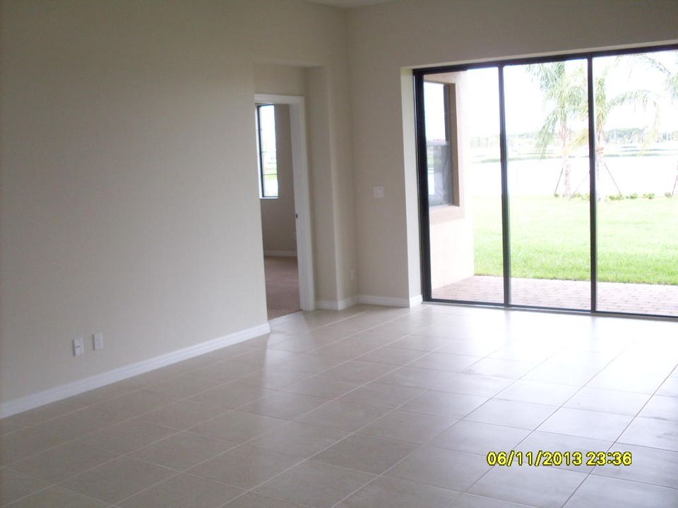 En Venta: $719,000 (3 camas, 2 baños, 1690 Pies cuadrados)