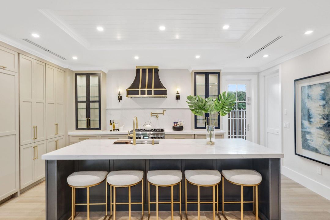 На продажу: $3,595,000 (4 спален, 3 ванн, 3158 Квадратных фут)