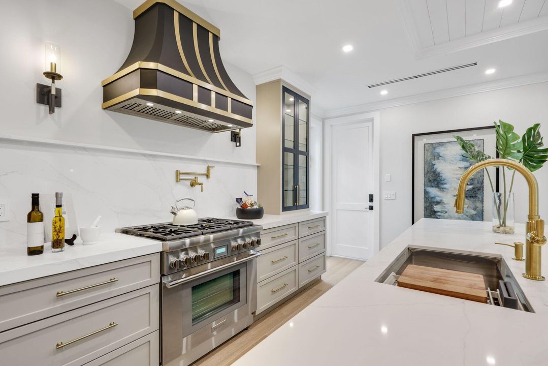 На продажу: $3,595,000 (4 спален, 3 ванн, 3158 Квадратных фут)