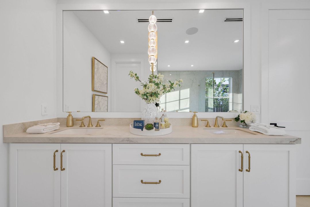 На продажу: $3,595,000 (4 спален, 3 ванн, 3158 Квадратных фут)