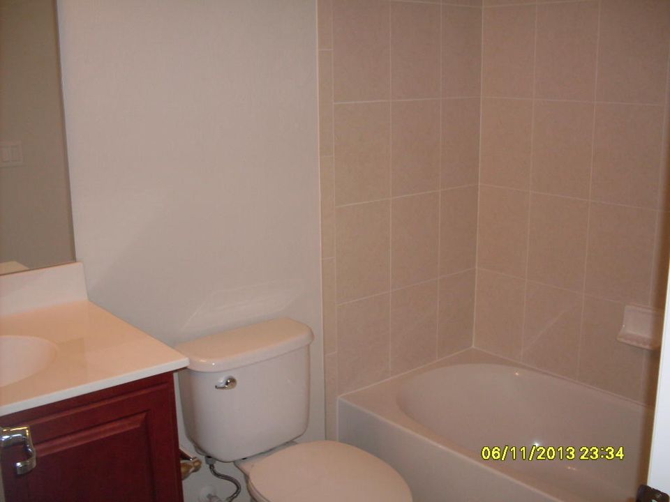 В аренду: $3,400 (3 спален, 2 ванн, 1690 Квадратных фут)