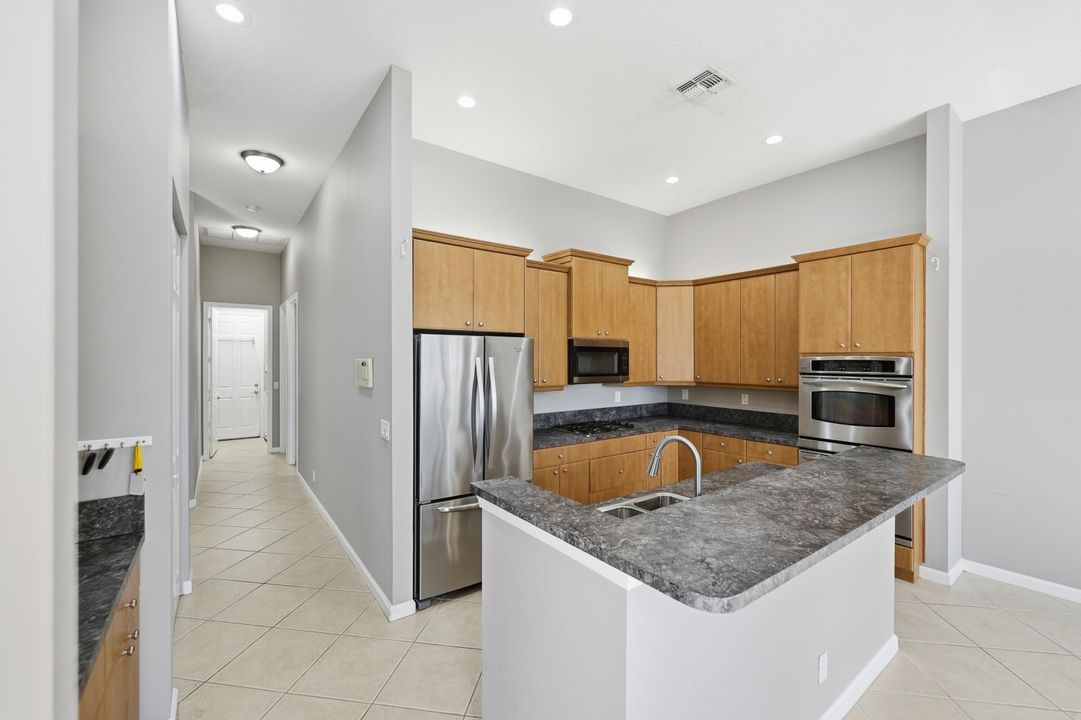 待售: $489,500 (3 贝兹, 3 浴室, 2498 平方英尺)