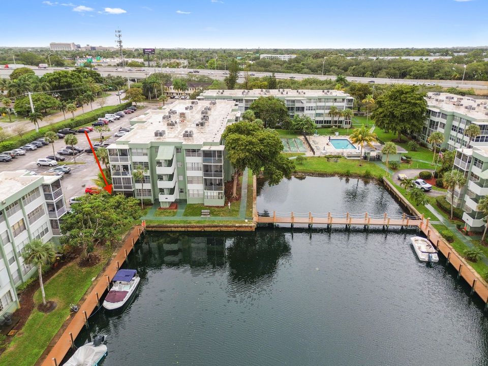 For Sale: $239,000 (2 beds, 2 baths, 1040 Square Feet)