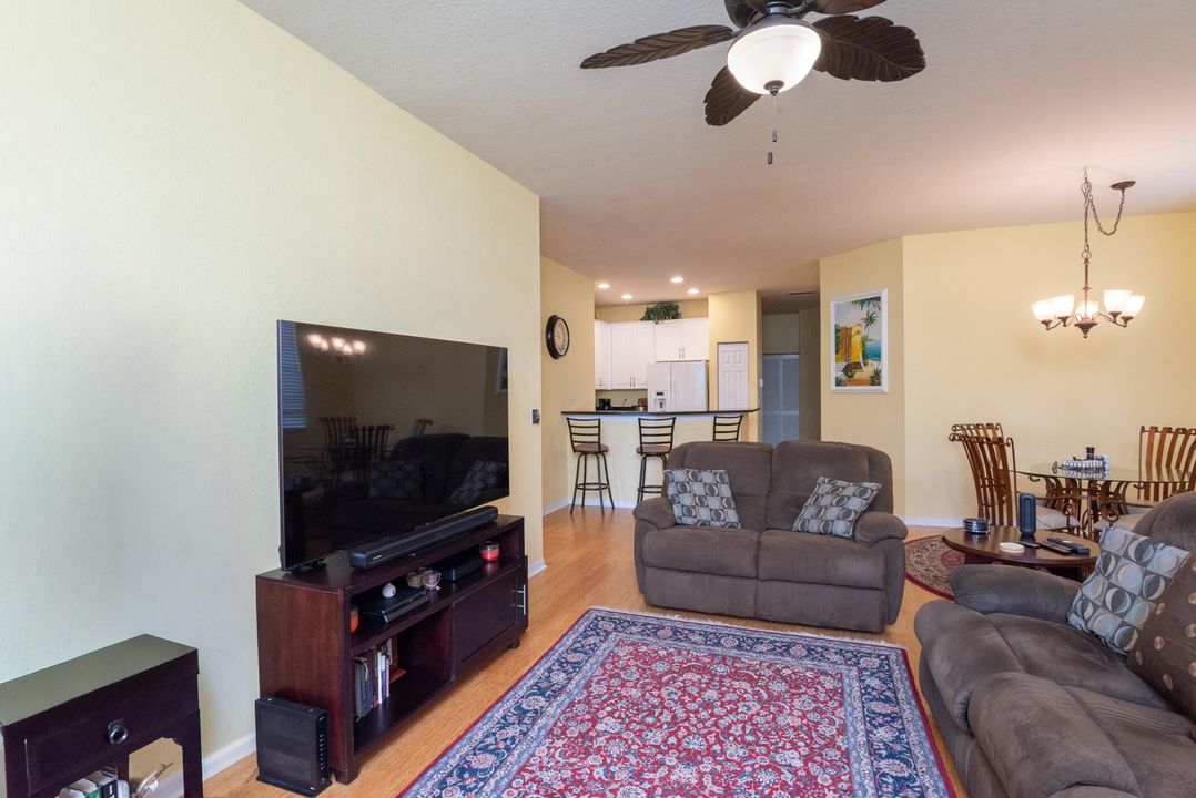 На продажу: $294,900 (3 спален, 2 ванн, 1442 Квадратных фут)