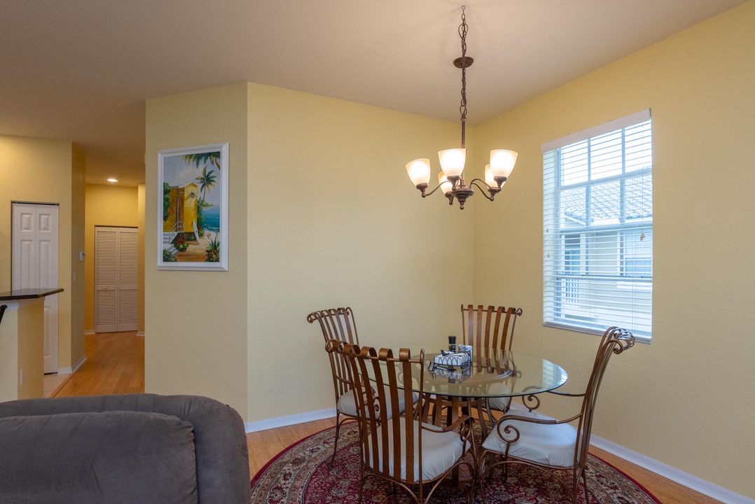 На продажу: $294,900 (3 спален, 2 ванн, 1442 Квадратных фут)