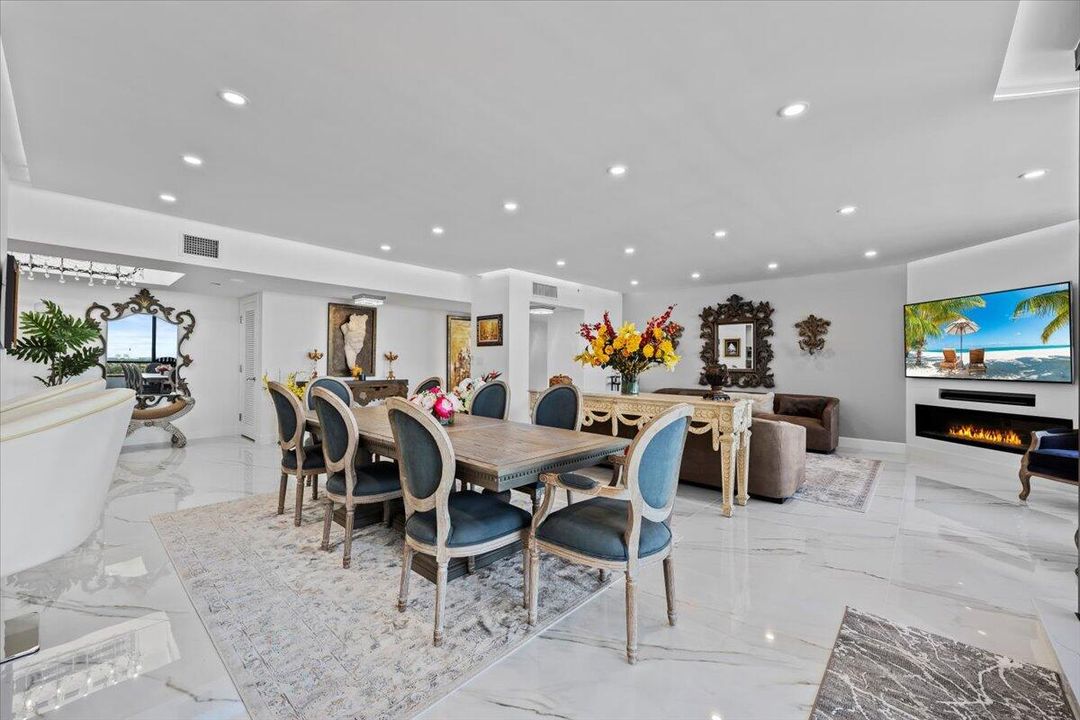 待售: $1,795,000 (2 贝兹, 2 浴室, 2448 平方英尺)