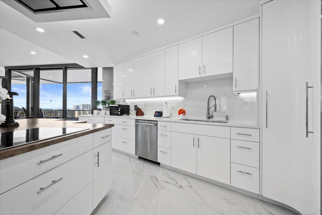 待售: $1,795,000 (2 贝兹, 2 浴室, 2448 平方英尺)