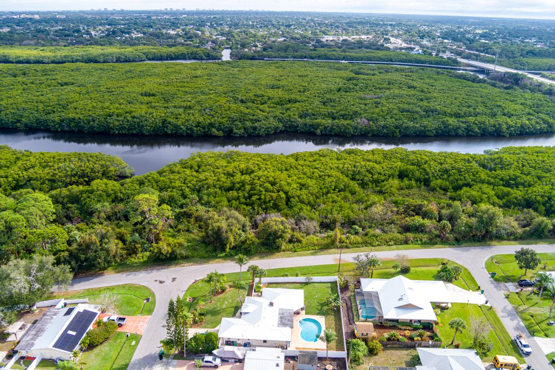 待售: $425,000 (3 贝兹, 3 浴室, 2072 平方英尺)