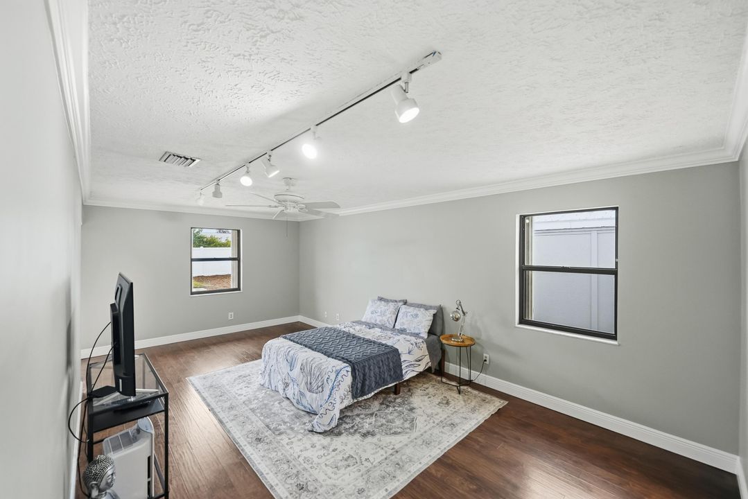 待售: $425,000 (3 贝兹, 3 浴室, 2072 平方英尺)