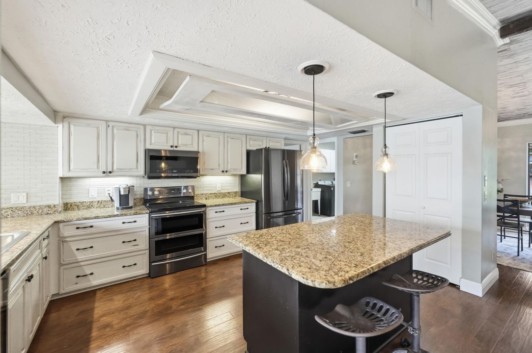 待售: $425,000 (3 贝兹, 3 浴室, 2072 平方英尺)