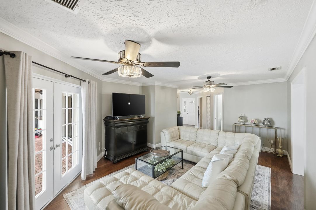 待售: $425,000 (3 贝兹, 3 浴室, 2072 平方英尺)