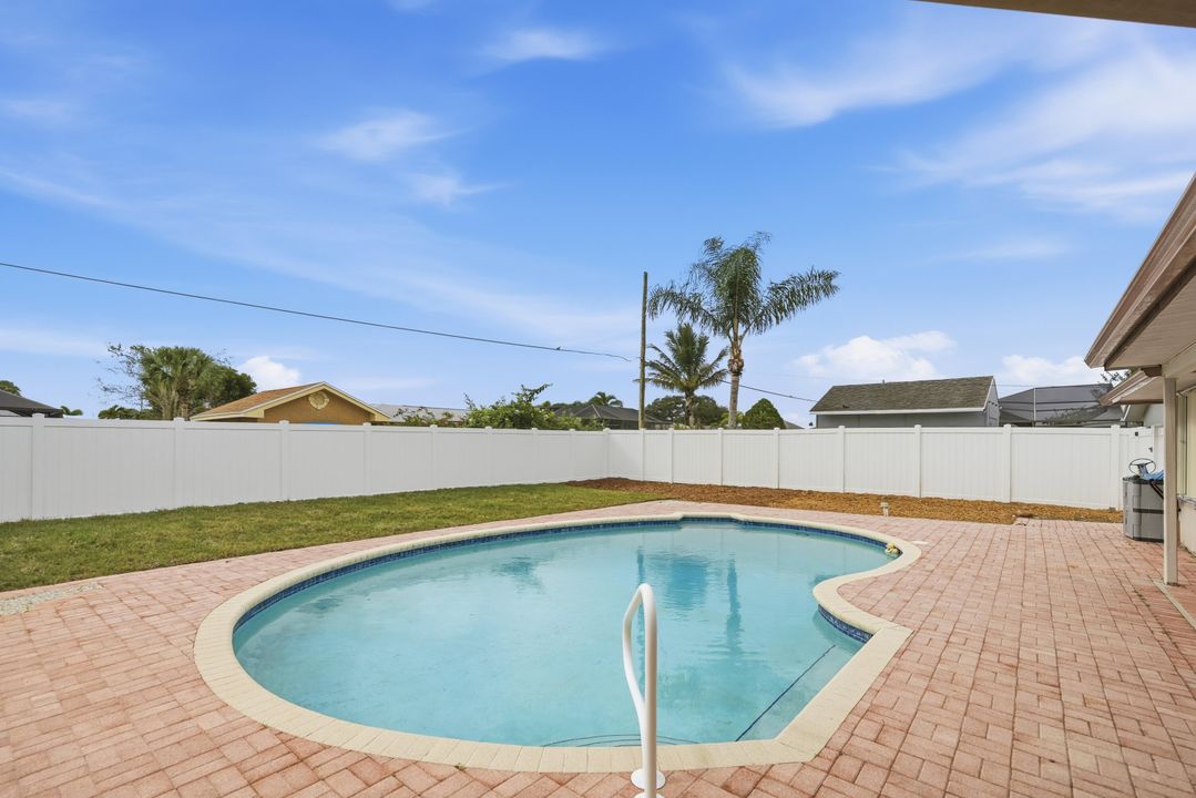 待售: $425,000 (3 贝兹, 3 浴室, 2072 平方英尺)