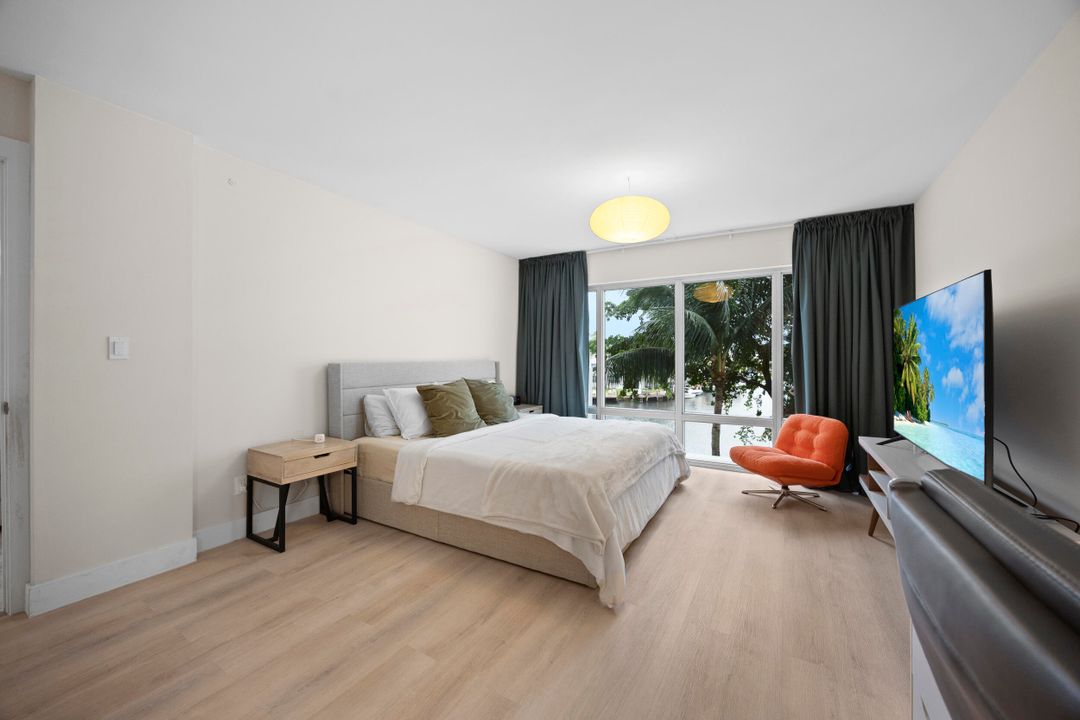 待售: $279,000 (1 贝兹, 1 浴室, 815 平方英尺)