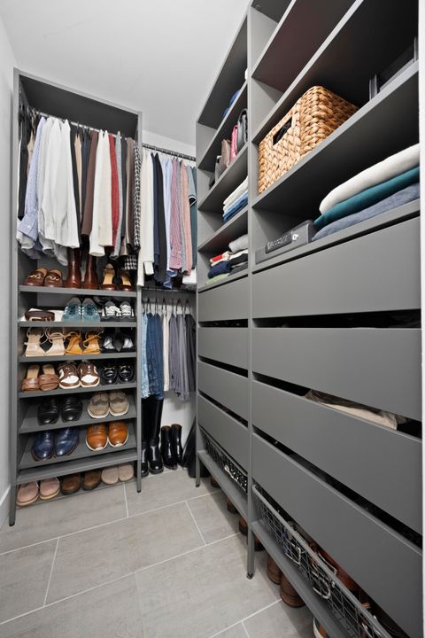 待售: $279,000 (1 贝兹, 1 浴室, 815 平方英尺)