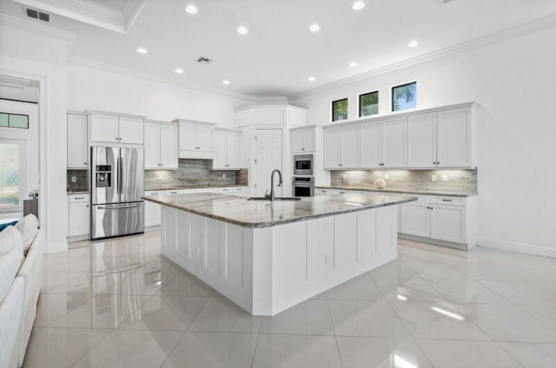 待售: $1,590,000 (4 贝兹, 3 浴室, 3902 平方英尺)