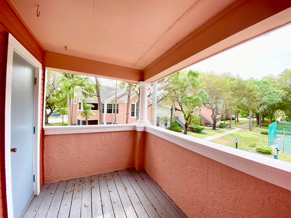 出租: $2,400 (2 贝兹, 2 浴室, 948 平方英尺)