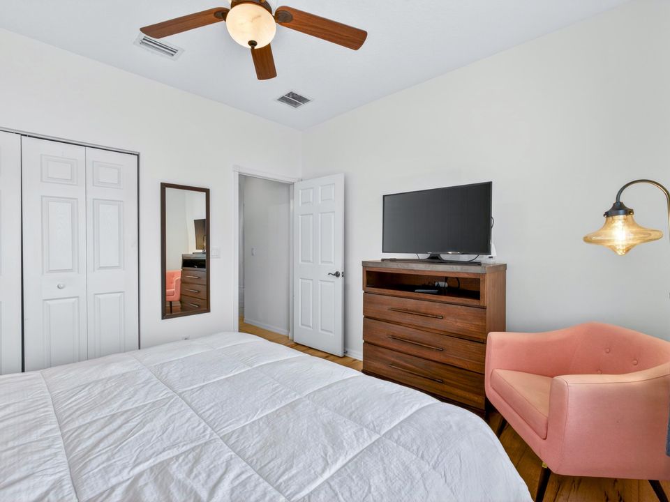 For Sale: $535,000 (2 beds, 2 baths, 1884 Square Feet)