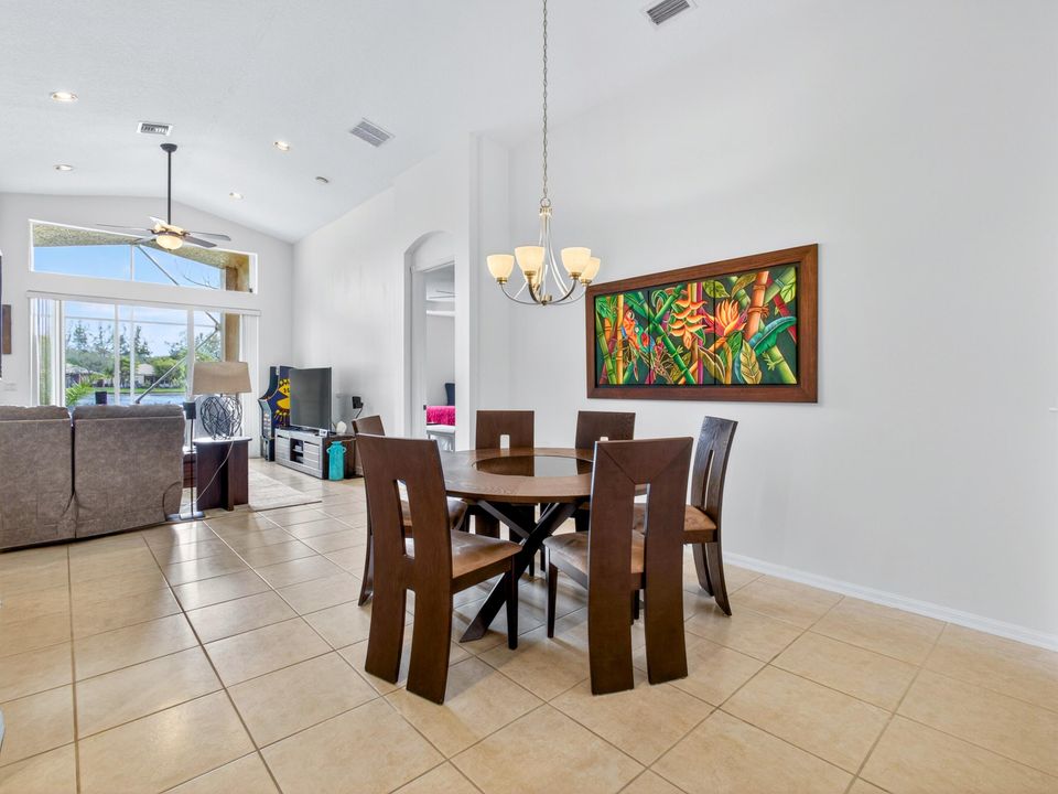 For Sale: $535,000 (2 beds, 2 baths, 1884 Square Feet)