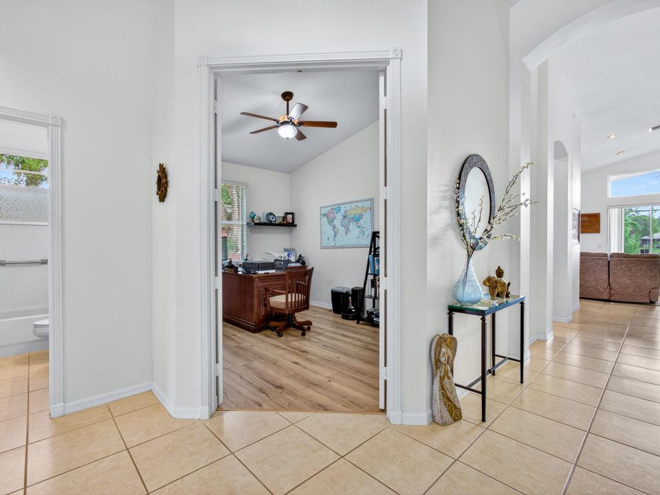 For Sale: $535,000 (2 beds, 2 baths, 1884 Square Feet)