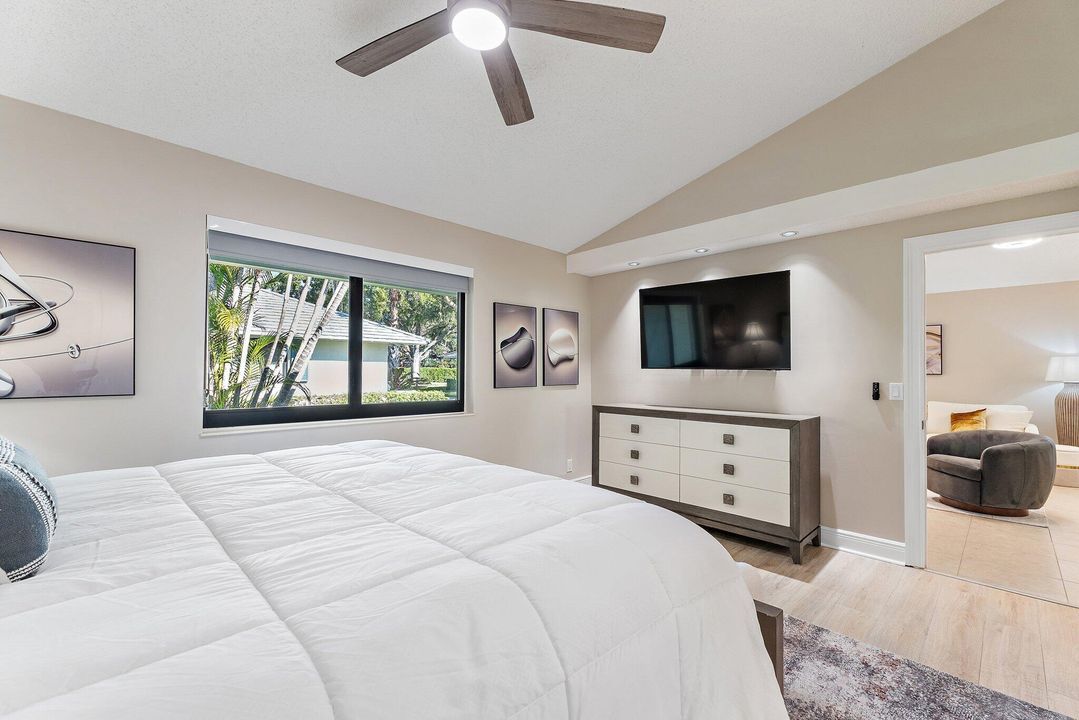 待售: $549,999 (2 贝兹, 2 浴室, 1135 平方英尺)