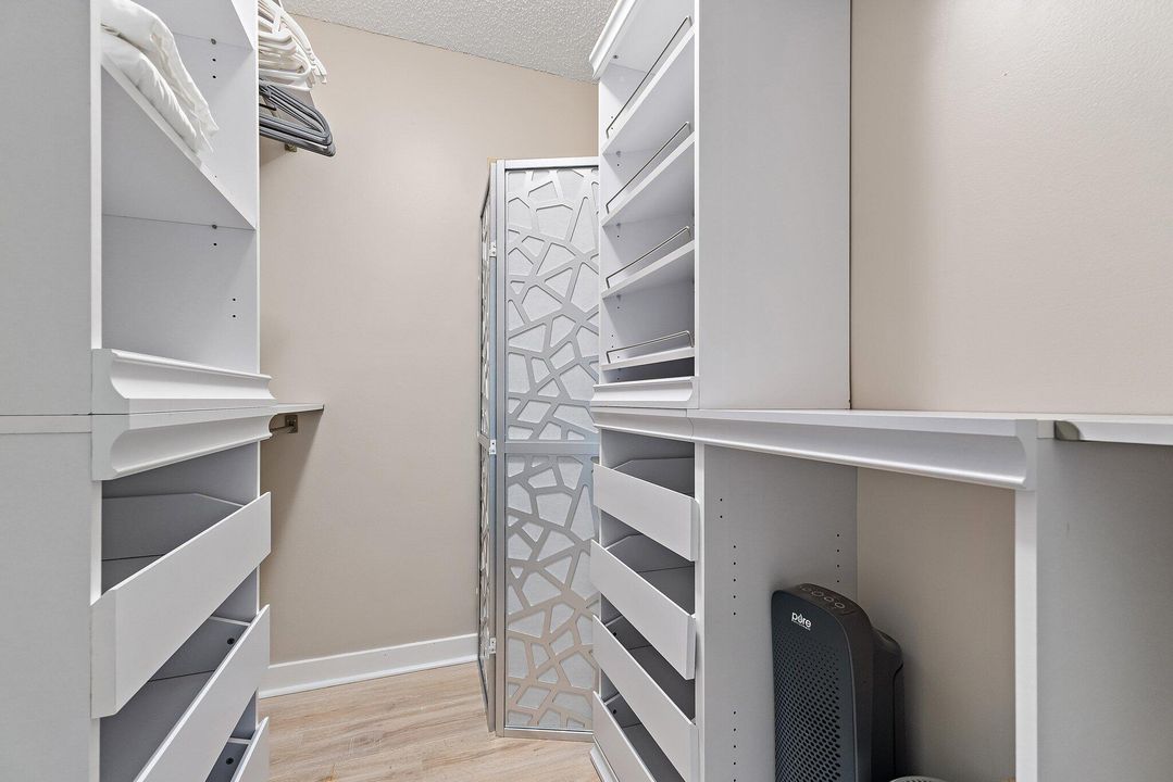 待售: $549,999 (2 贝兹, 2 浴室, 1135 平方英尺)