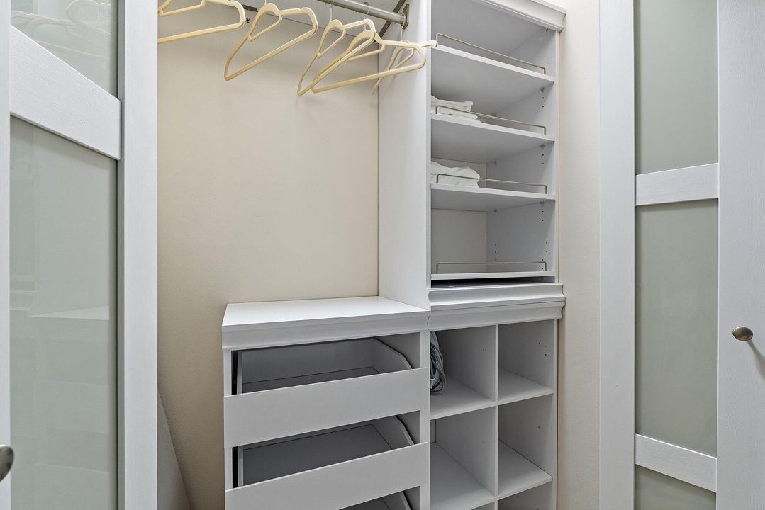 待售: $549,999 (2 贝兹, 2 浴室, 1135 平方英尺)