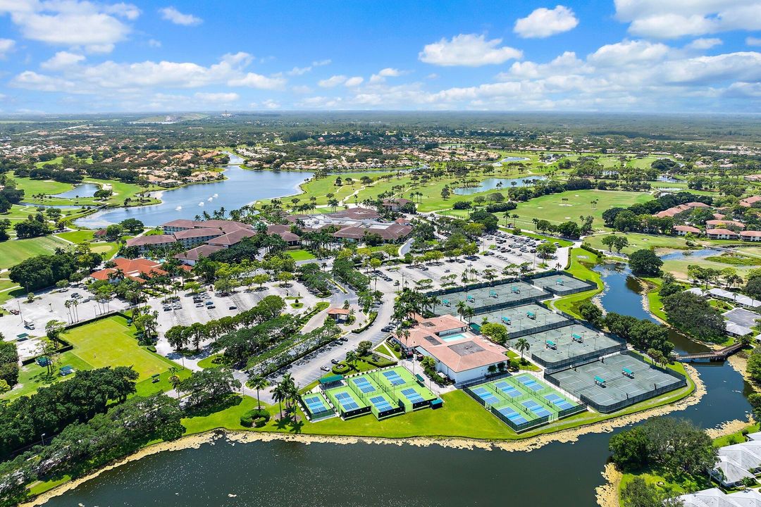 待售: $549,999 (2 贝兹, 2 浴室, 1135 平方英尺)