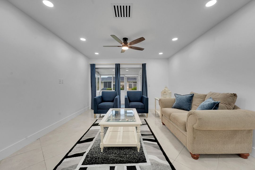 待售: $98,000 (1 贝兹, 1 浴室, 612 平方英尺)