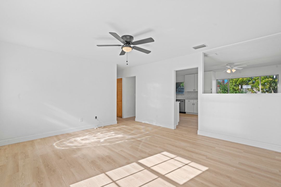 For Sale: $359,000 (3 beds, 2 baths, 1221 Square Feet)