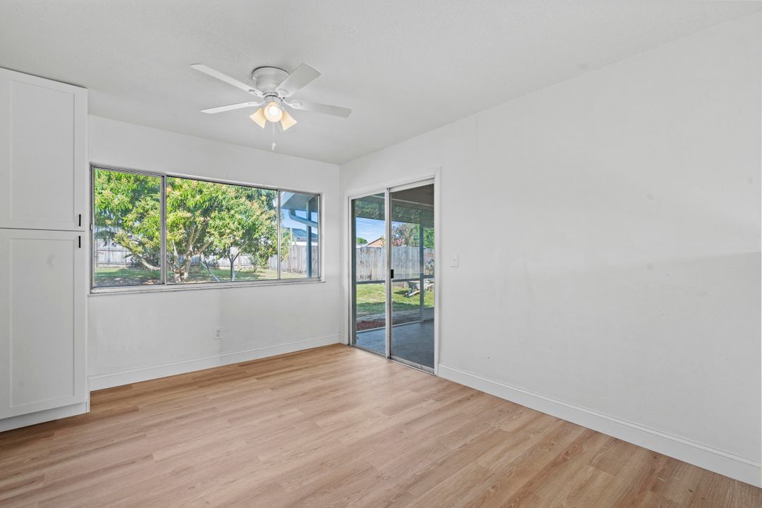 For Sale: $359,000 (3 beds, 2 baths, 1221 Square Feet)