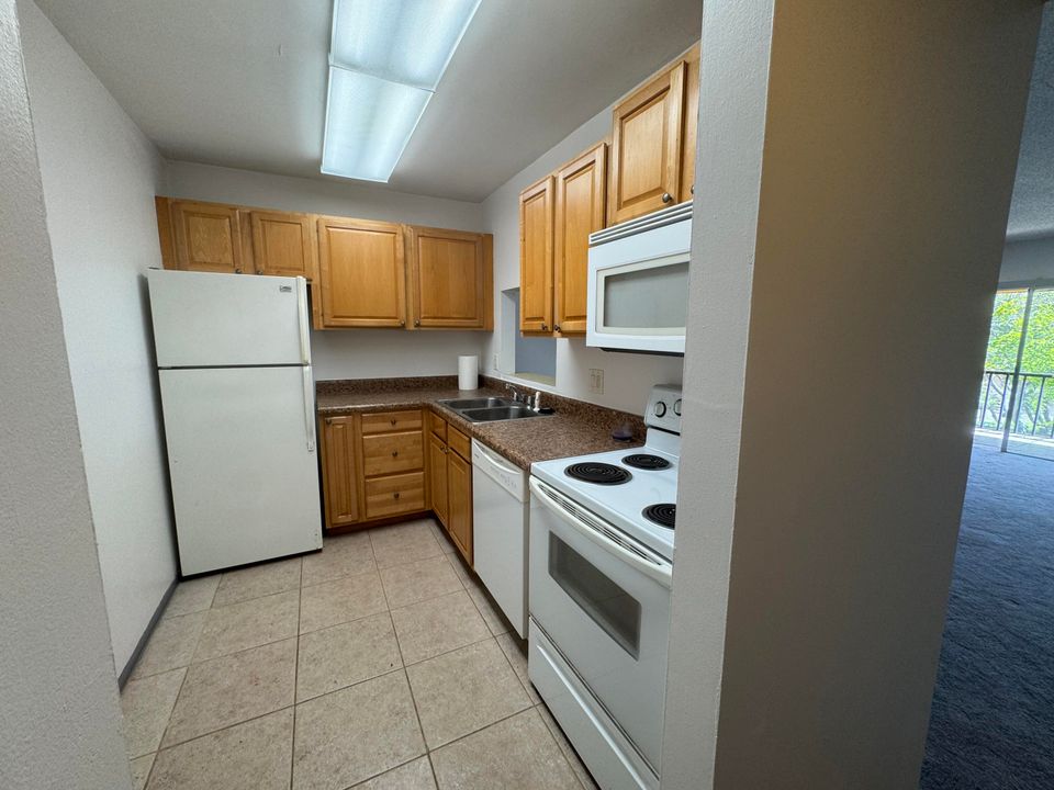 出租: $1,800 (1 贝兹, 1 浴室, 689 平方英尺)