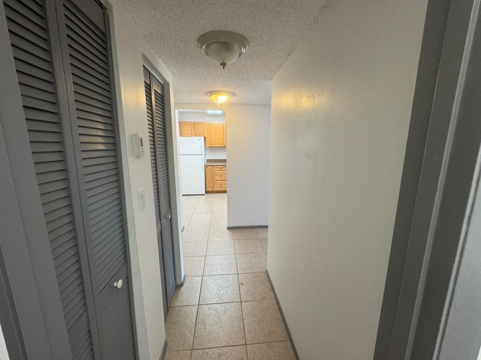 出租: $1,800 (1 贝兹, 1 浴室, 689 平方英尺)