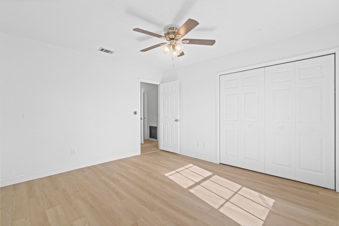For Sale: $359,000 (3 beds, 2 baths, 1221 Square Feet)