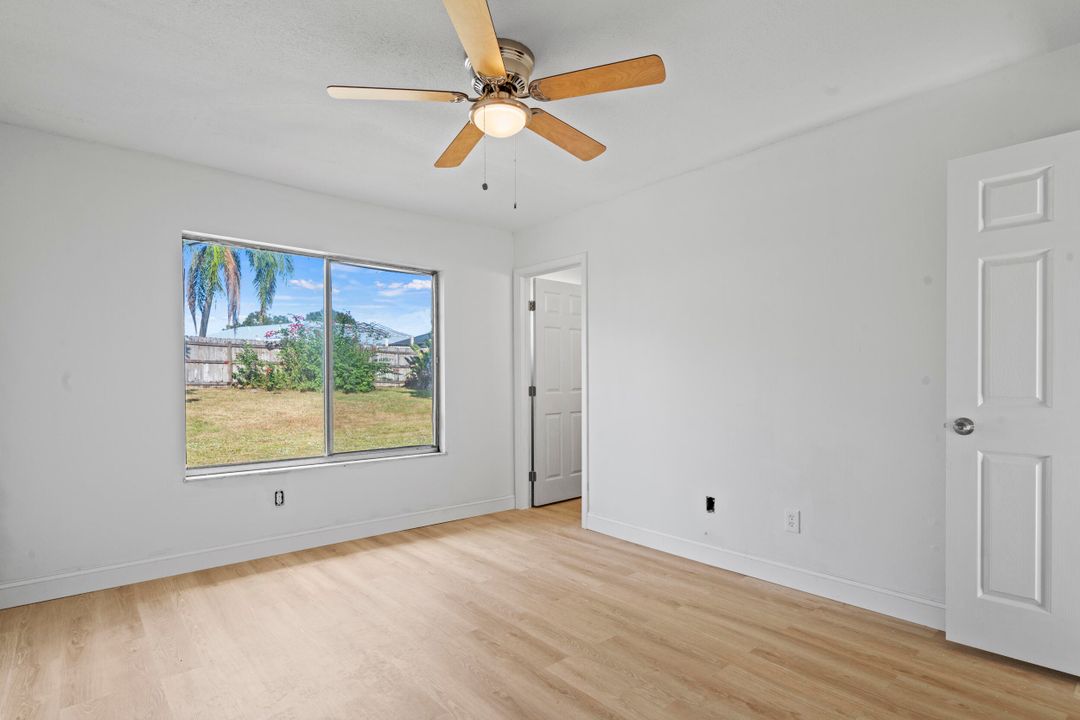 For Sale: $359,000 (3 beds, 2 baths, 1221 Square Feet)