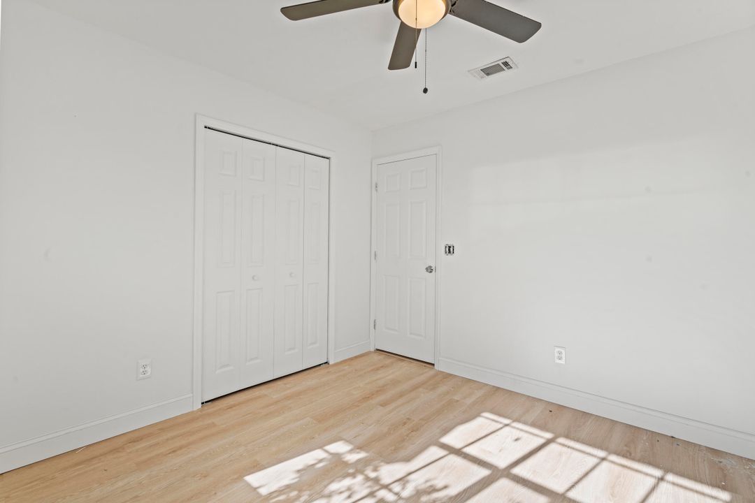 For Sale: $359,000 (3 beds, 2 baths, 1221 Square Feet)