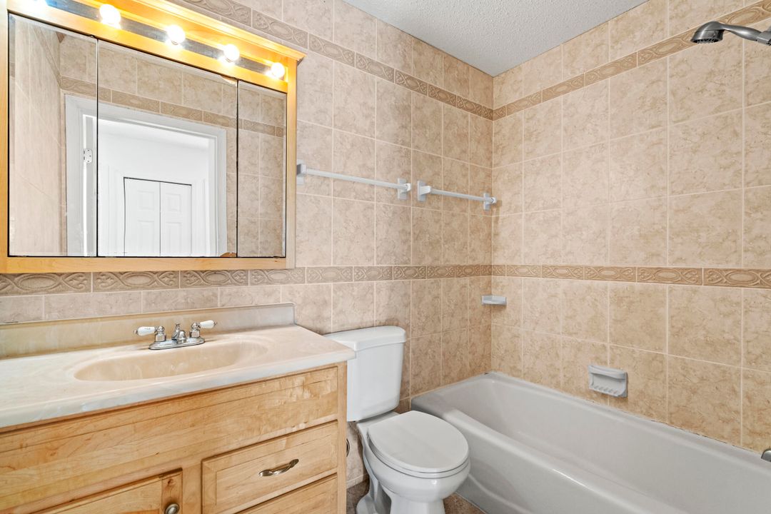 For Sale: $359,000 (3 beds, 2 baths, 1221 Square Feet)