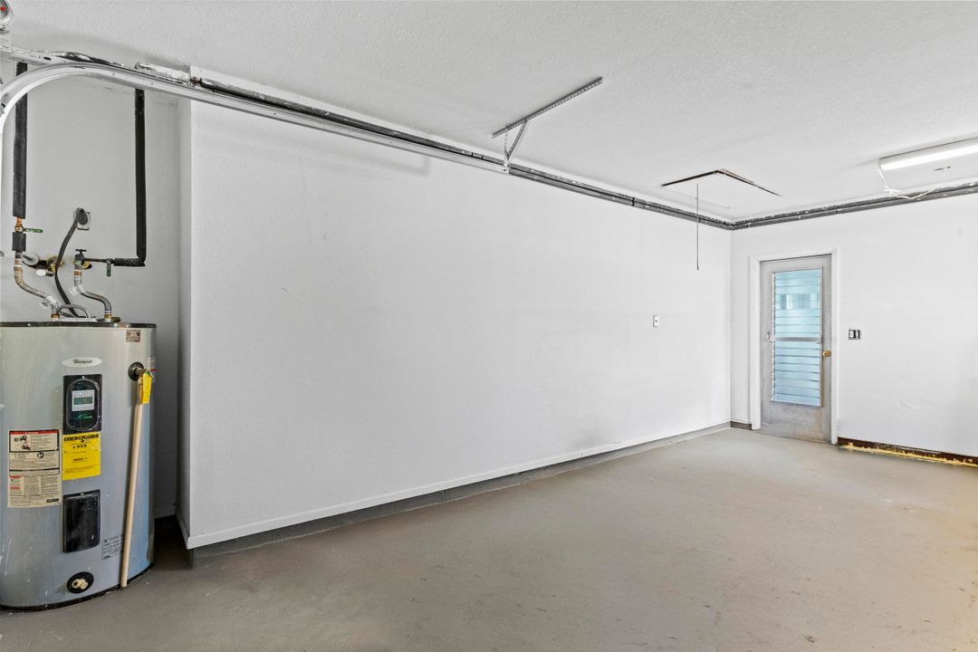 For Sale: $359,000 (3 beds, 2 baths, 1221 Square Feet)