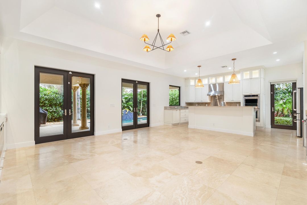 En Venta: $3,895,000 (4 camas, 2 baños, 2634 Pies cuadrados)