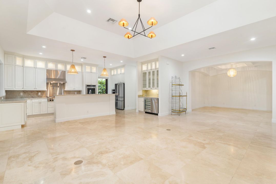 En Venta: $3,895,000 (4 camas, 2 baños, 2634 Pies cuadrados)